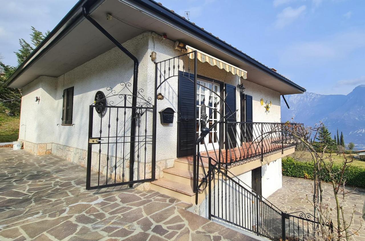 Country House Casa Marisa Garden And Lake View By Garda Domus Mea Tremosine ภายนอก รูปภาพ